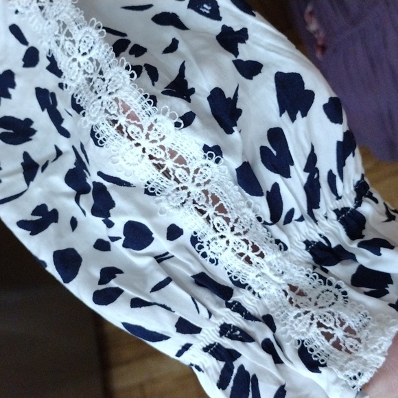 CATHERINE'S BLACK AND WHITE POET'S TYPE PRINT BLOUSE SZ 14 / 16 - Picture 6 of 10